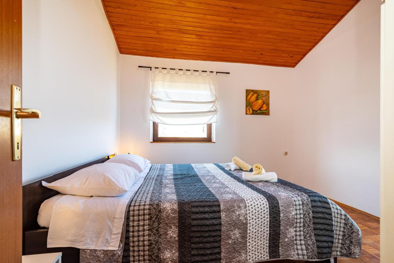 Apartment Sea And Mountain With Pool Novigrad  ห้อง รูปภาพ