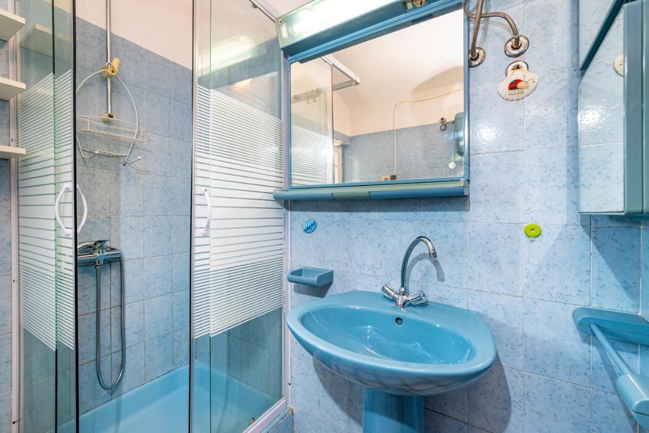 Apartment Sea And Mountain With Pool Novigrad  ห้อง รูปภาพ