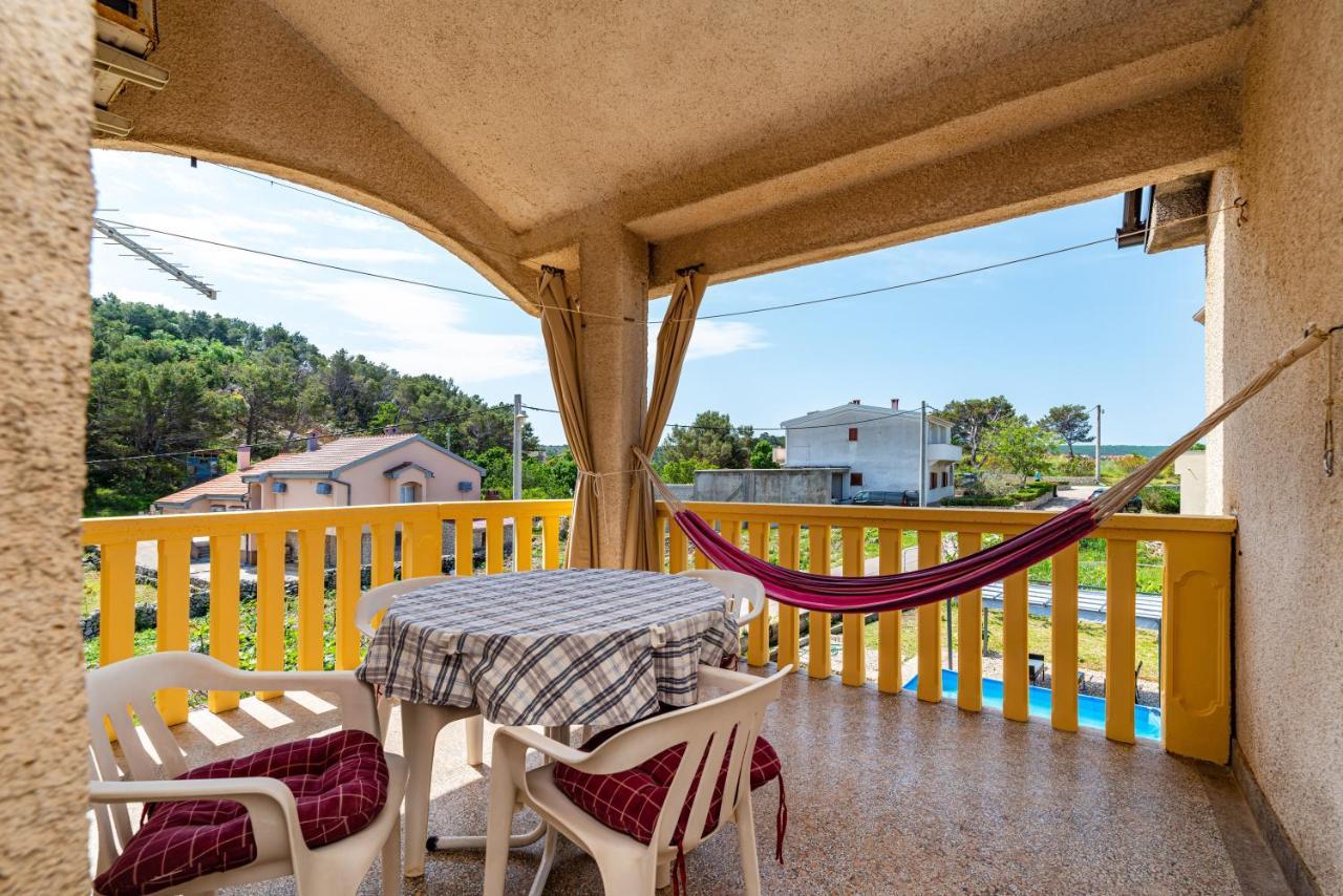 Apartment Sea And Mountain With Pool Novigrad  ห้อง รูปภาพ
